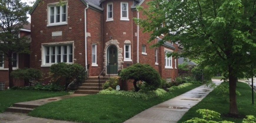5101 N Hamlin Avenue Chicago, IL. 60625